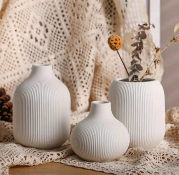Dryžuotos keraminės vazelės